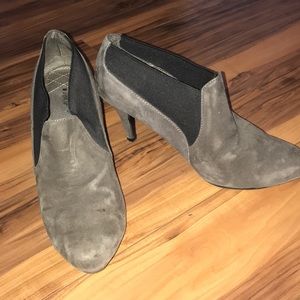 Grey felt high heels
